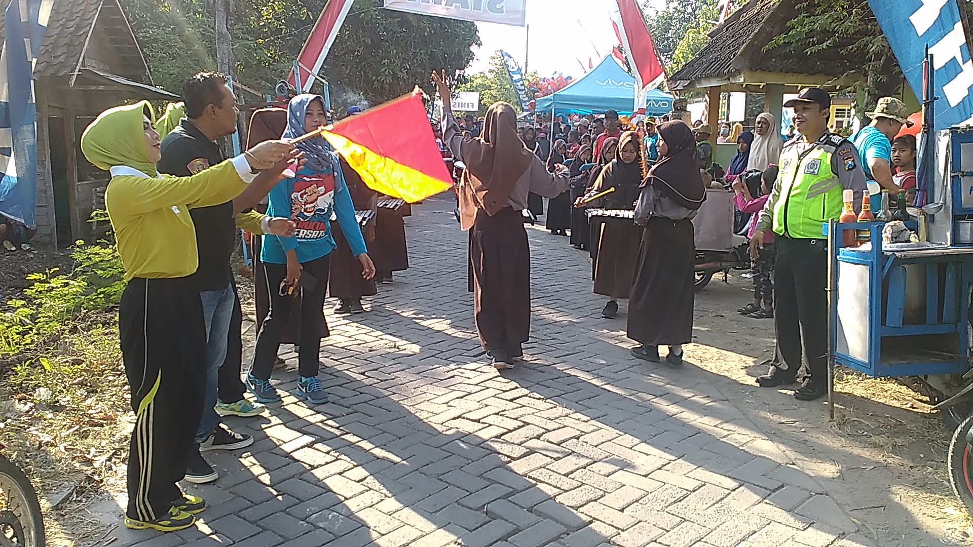 HUT RI Ke 72