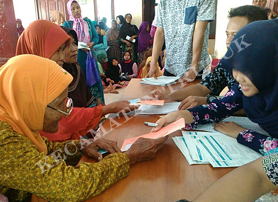 Sebanyak 1204 Warga Di Kecamatan Trucuk Terima Bantuan Program Non Tunai (BPNT)