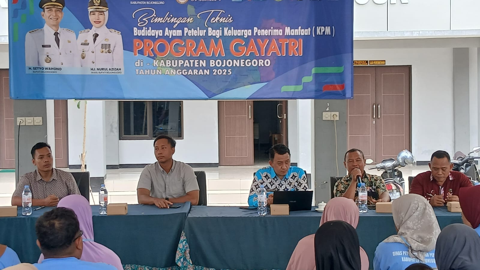 Bimbingan Teknis Budidaya Ayam Petelur Bagi Keluarga Penerima Manfaat (KPM)