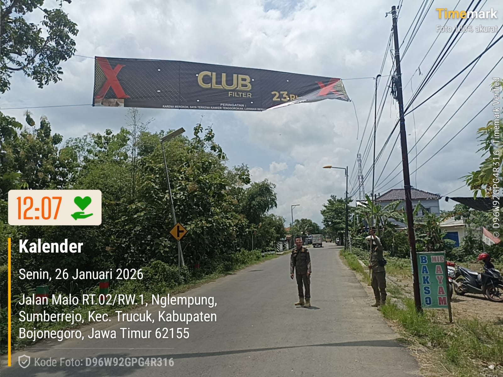 Satpol PP Trucuk Tertibkan Spanduk dan Banner di Fasilitas Umum