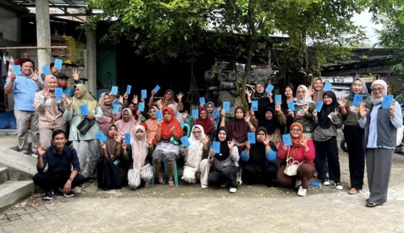 Warga Desa Trucuk Antusias Mengikuti Praktik Pemilahan dan Pengelolaan Sampah