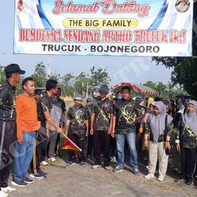 Gebyar Hadiah “Ratusan Warga Ikuti Jalan Sehat”