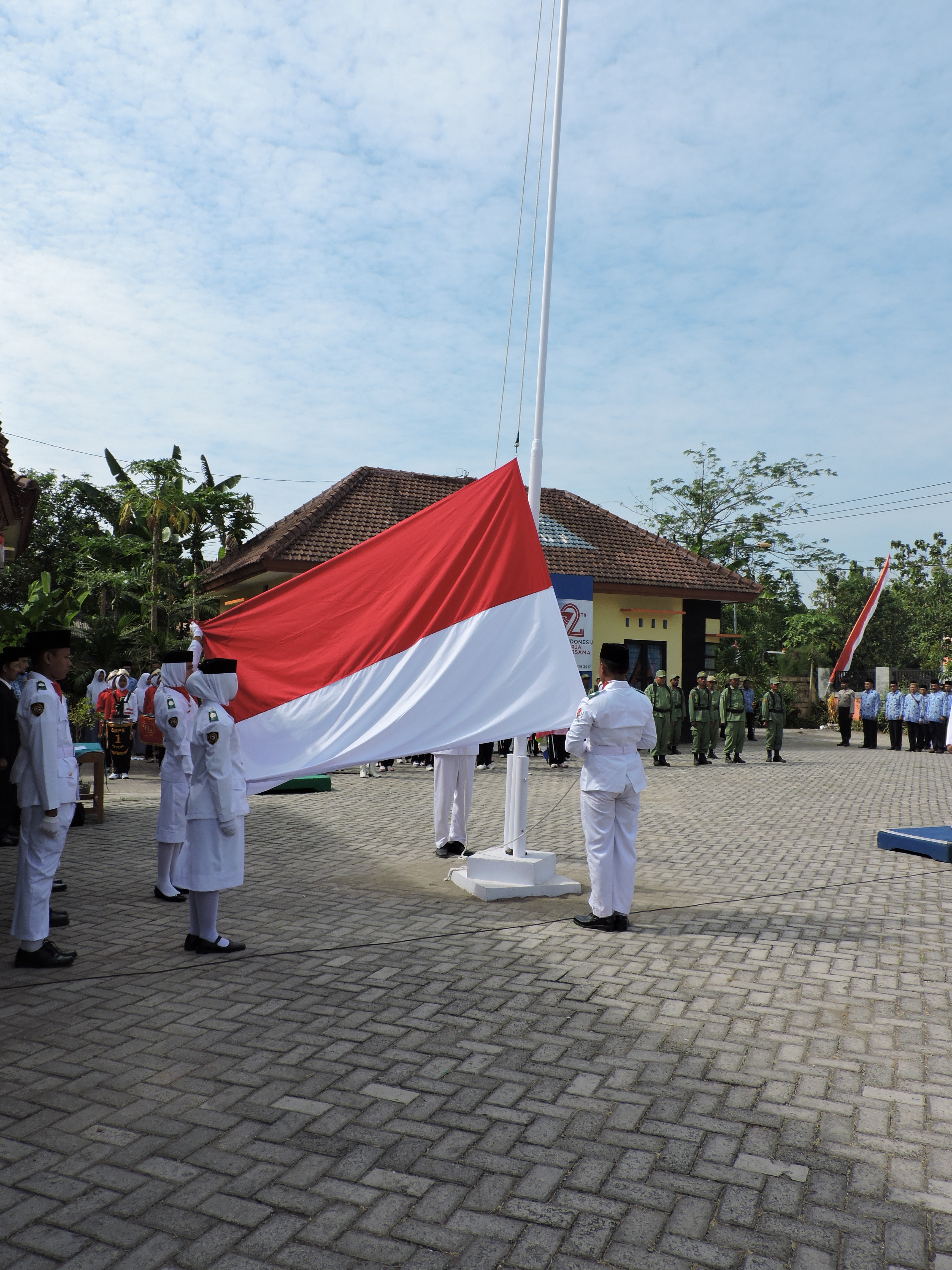 HUT RI